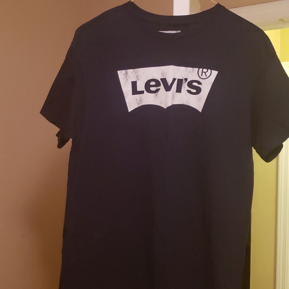 3 for $15🎊🎊Levis top
